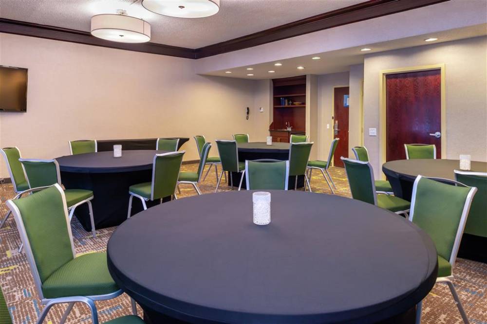 Hampton Inn Greensboro-airport 2