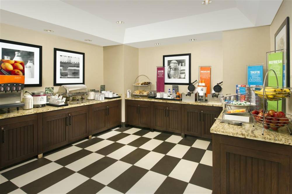Hampton Inn Kansas City The Legends 7