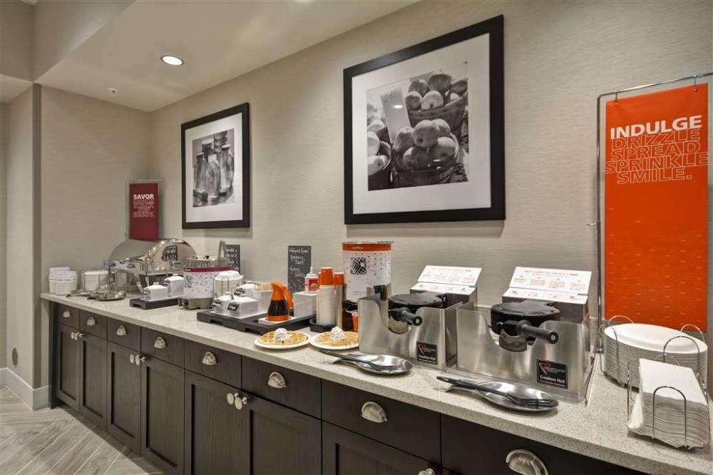 Hampton Inn Livonia Detroit 4