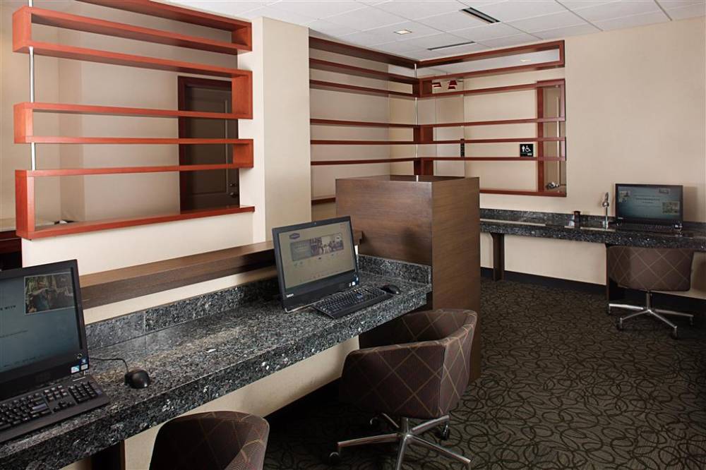 Hampton Inn Portland Downtown - Waterfront 6