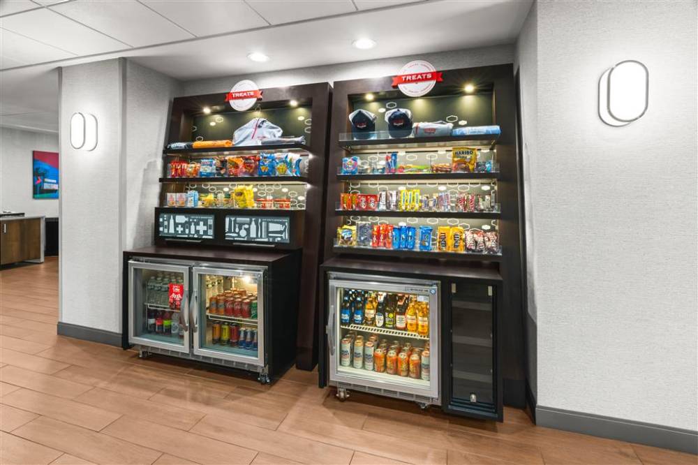 Hampton Inn Seekonk 5