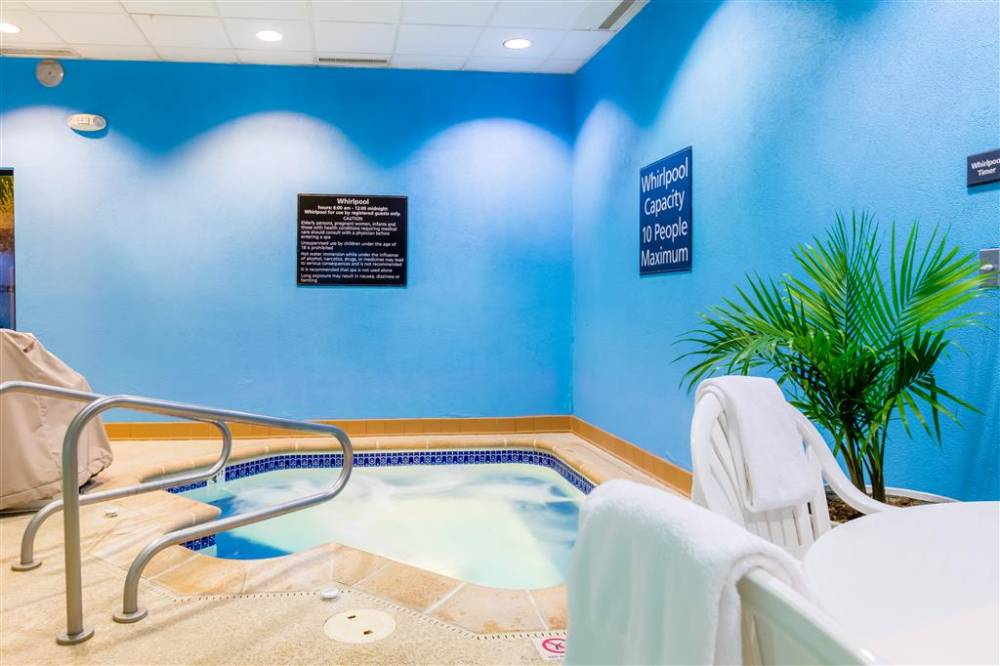 Hampton Inn St. Charles St. Peters 4