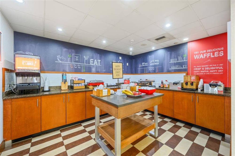 Hampton Inn St. Louis/westport 5