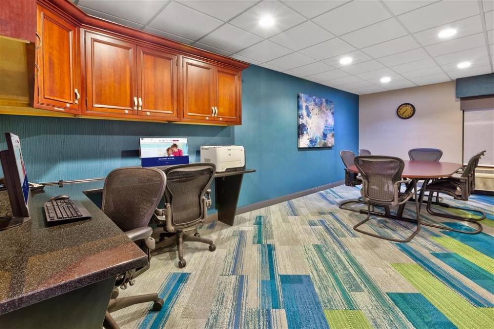 Hampton Inn Traverse City 5
