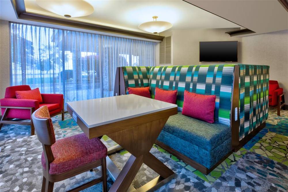 Hampton Inn Traverse City 3