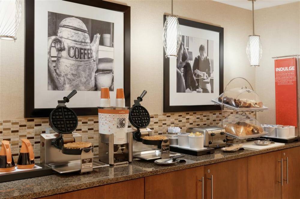 Hampton Inn West Des Moines Lake Drive 5