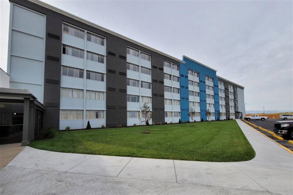 Hawthorn Extended Stay By Wyndham Wichita Airport 2