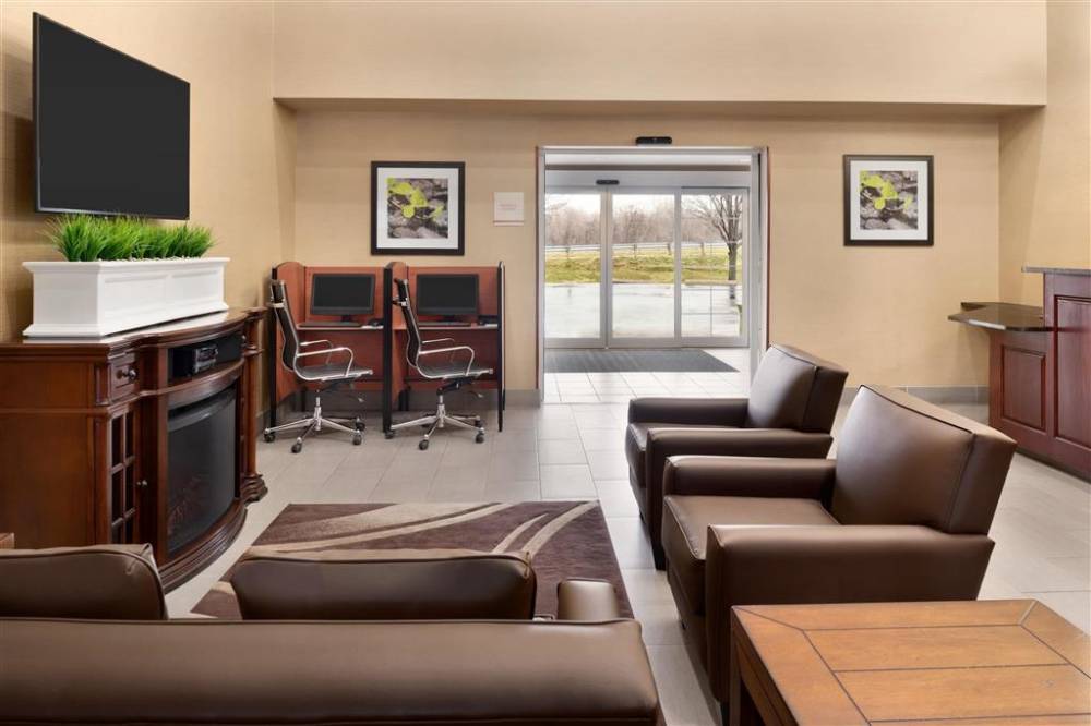 Hawthorn Suites By Wyndham Oak Creek/milwaukee Airport 2