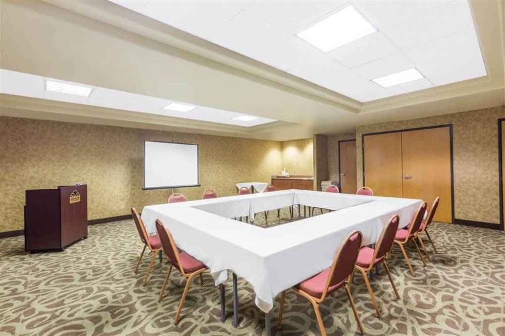 Hawthorn Suites By Wyndham Oakland/alameda 2