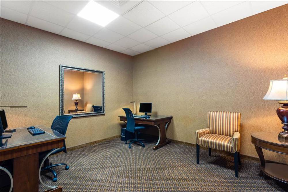 Hawthorn Suites By Wyndham West Palm Beach 5