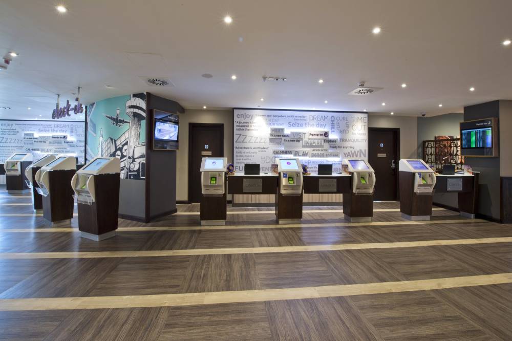Heathrow Airport Terminal 4 4