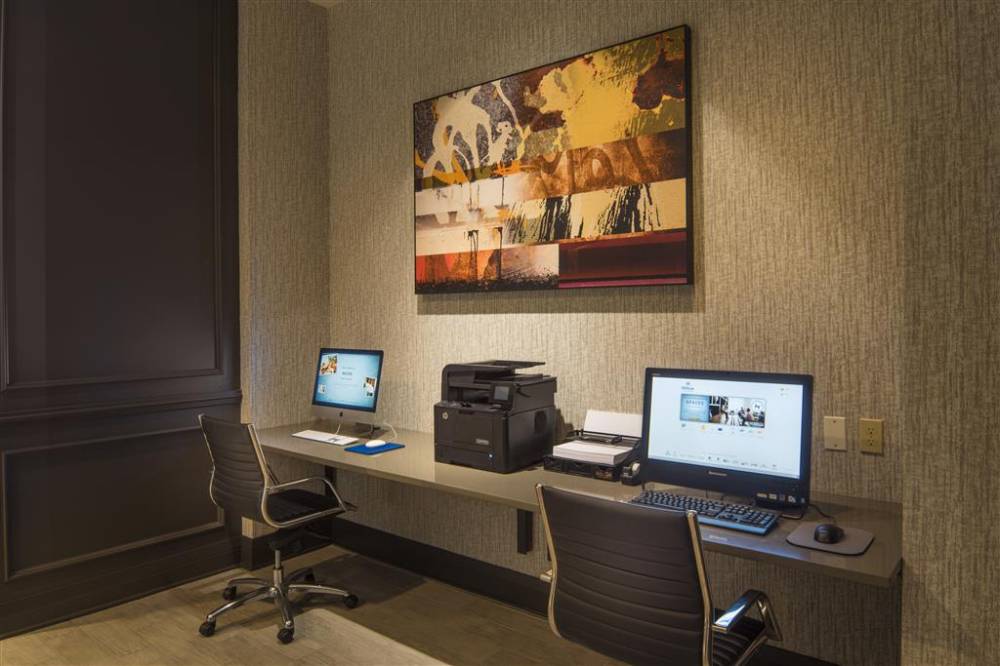 Hilton Alexandria Old Town 5