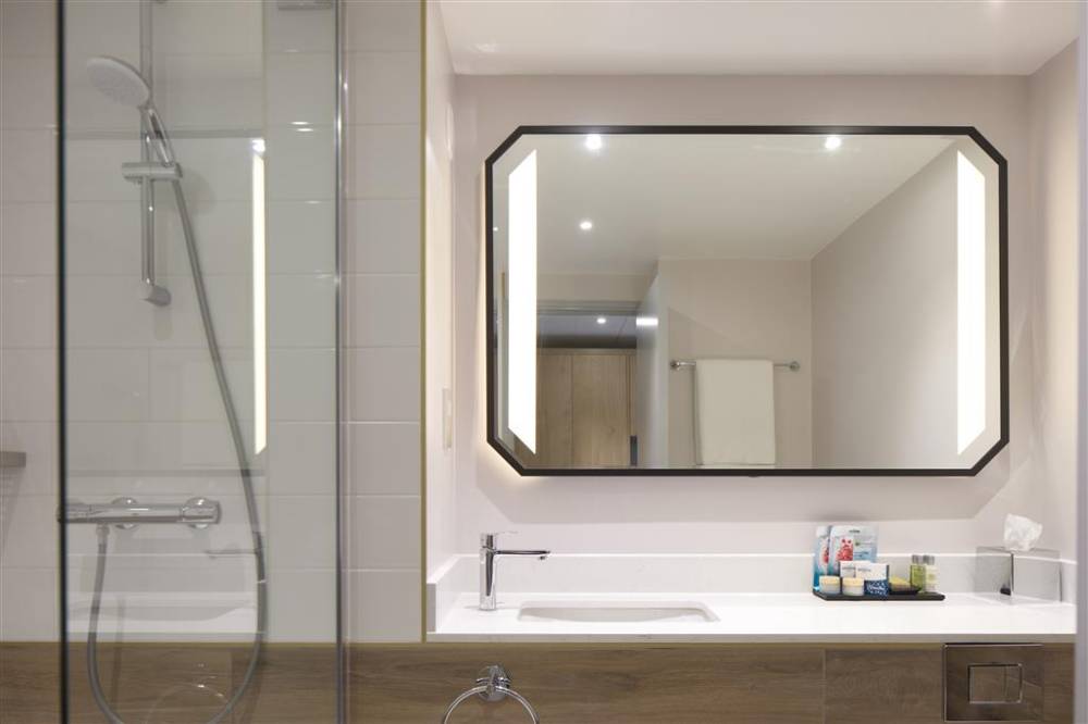 Hilton Cobham 10