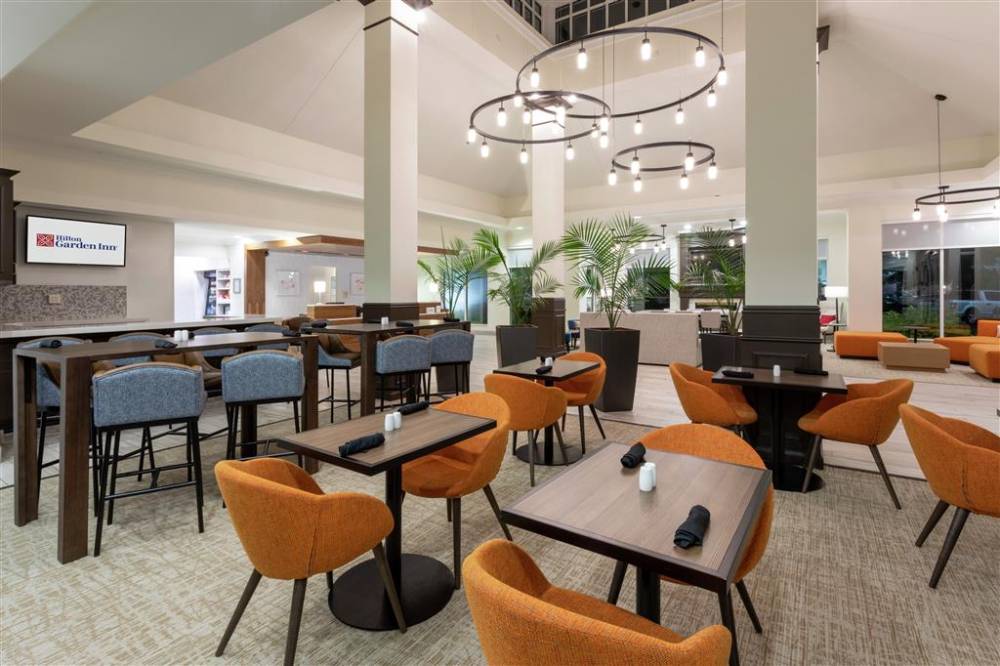 Hilton Garden Inn Bloomington 6