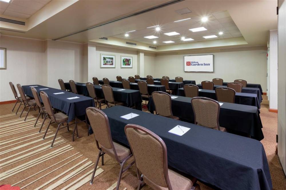 Hilton Garden Inn Bloomington 2