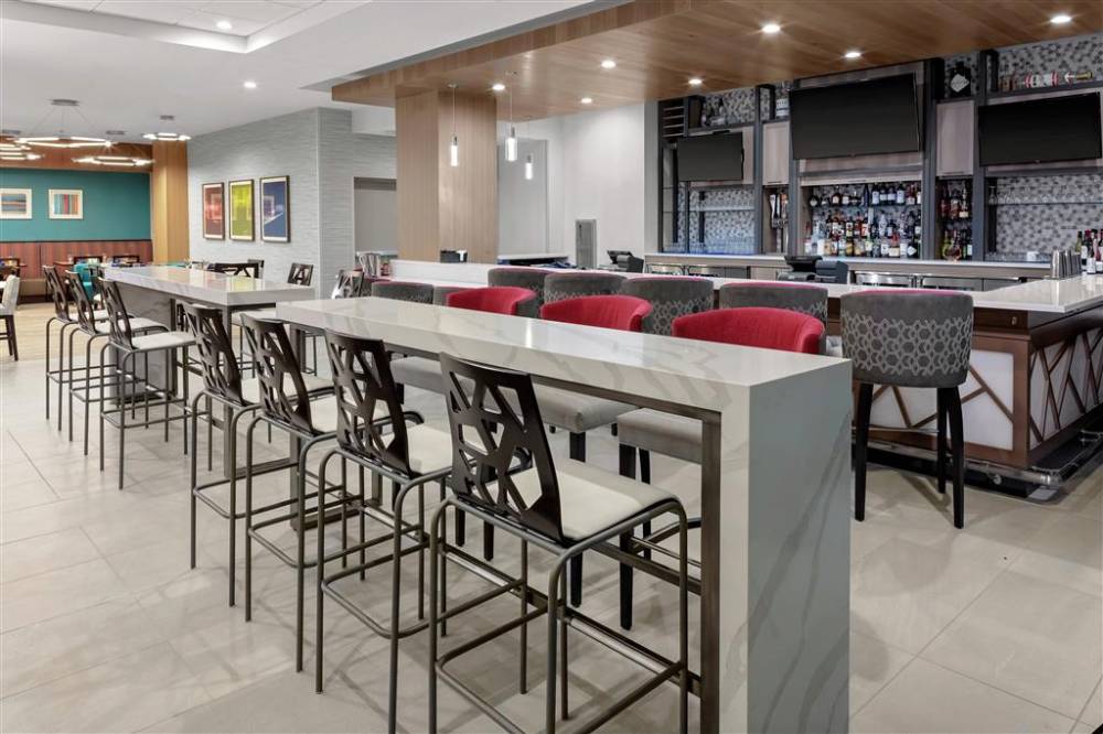 Hilton Garden Inn Colorado Springs Down 4