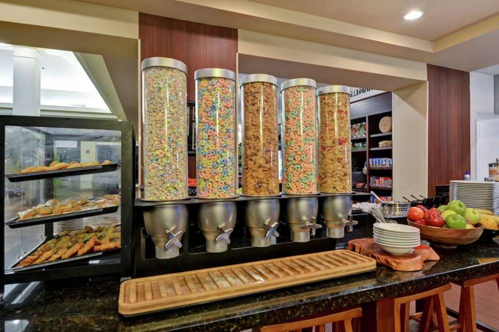 Hilton Garden Inn Green Bay 8