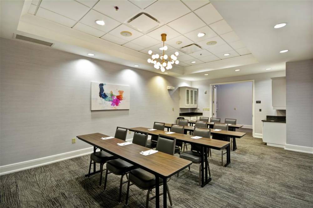 Hilton Garden Inn Gulfport Airport 2