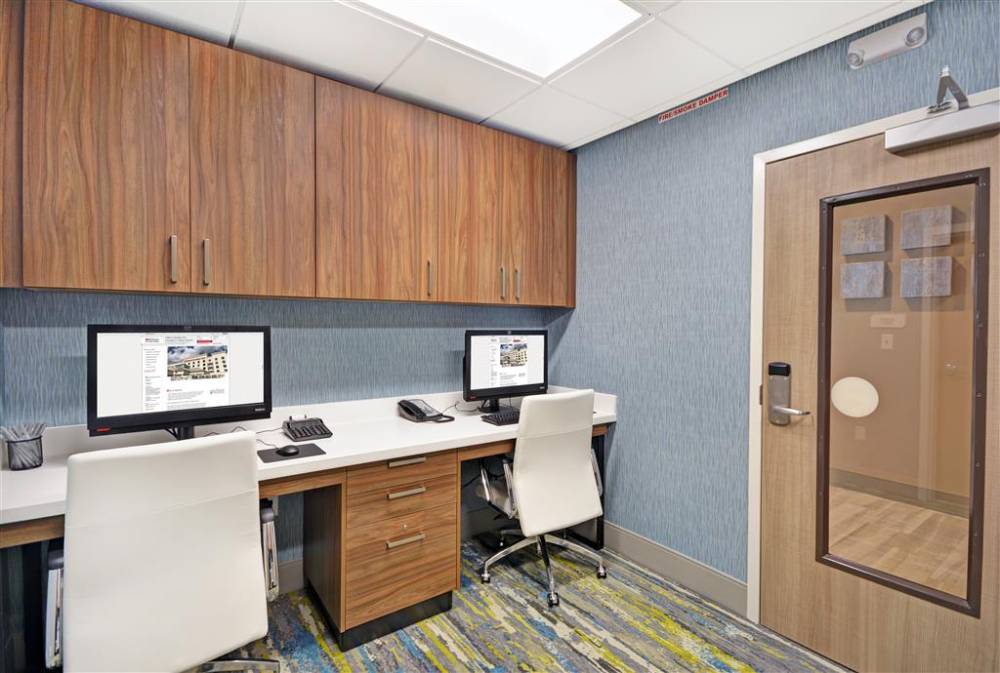 Hilton Garden Inn Houston Hobby Airport 6