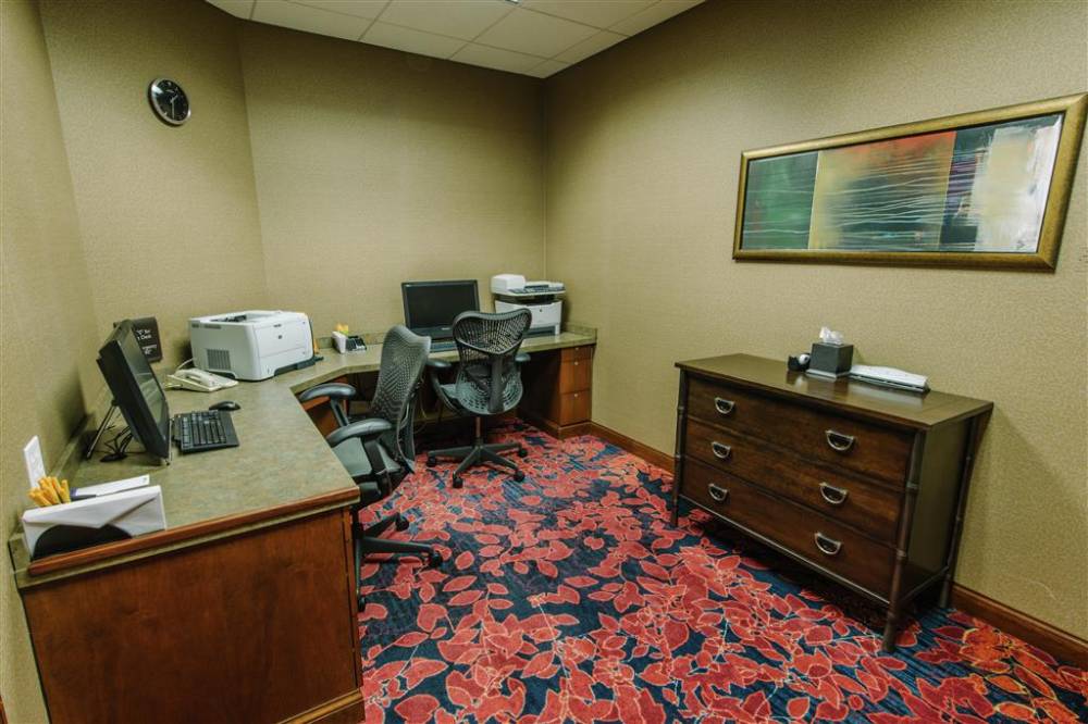 Hilton Garden Inn Manchester Downtown 5