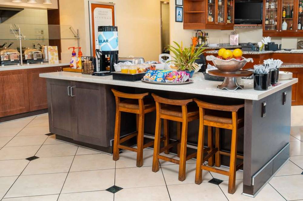 Hilton Garden Inn Ontario/rancho Cucamonga 8