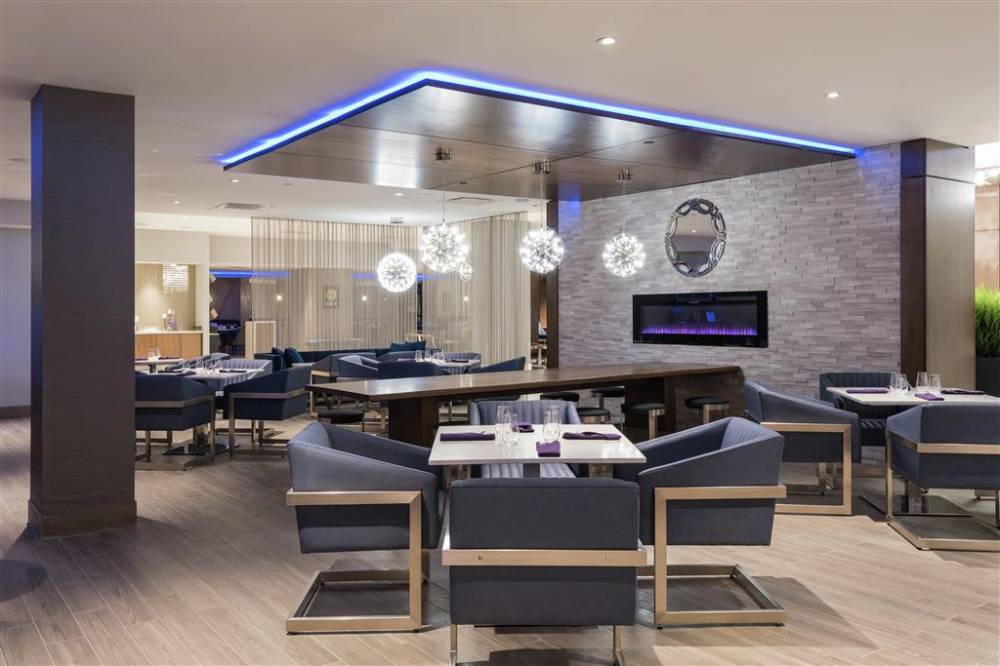 Hilton Garden Inn Ottawa Downtown 4
