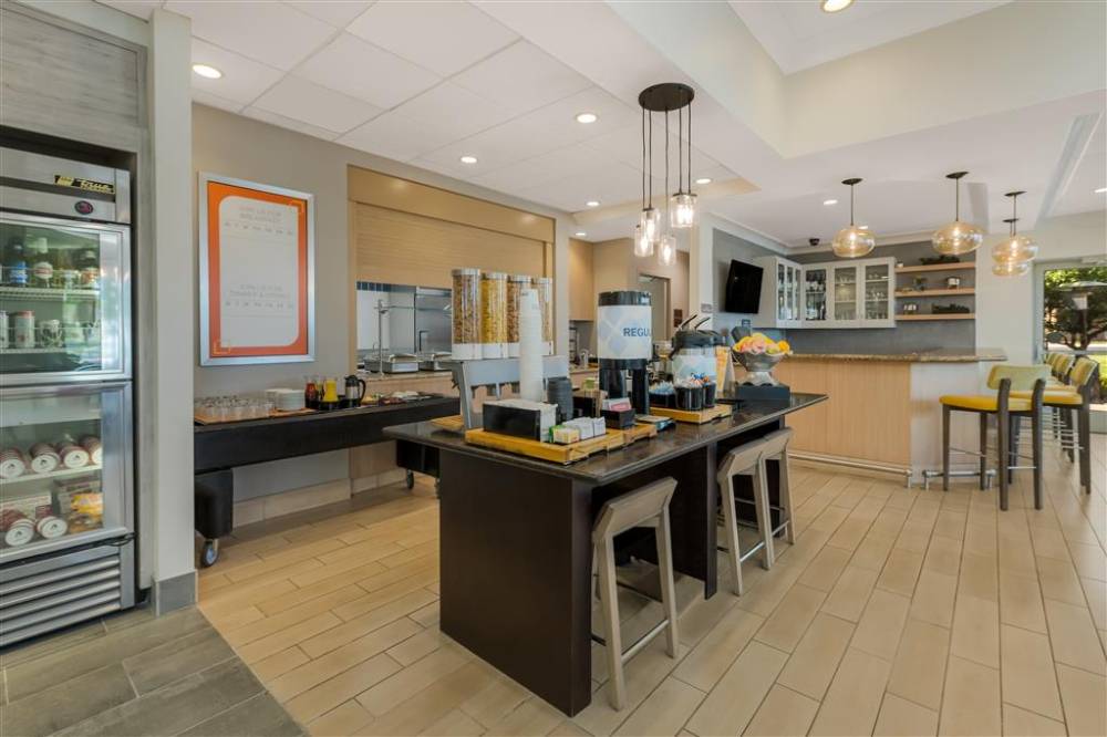 Hilton Garden Inn Rockford 6