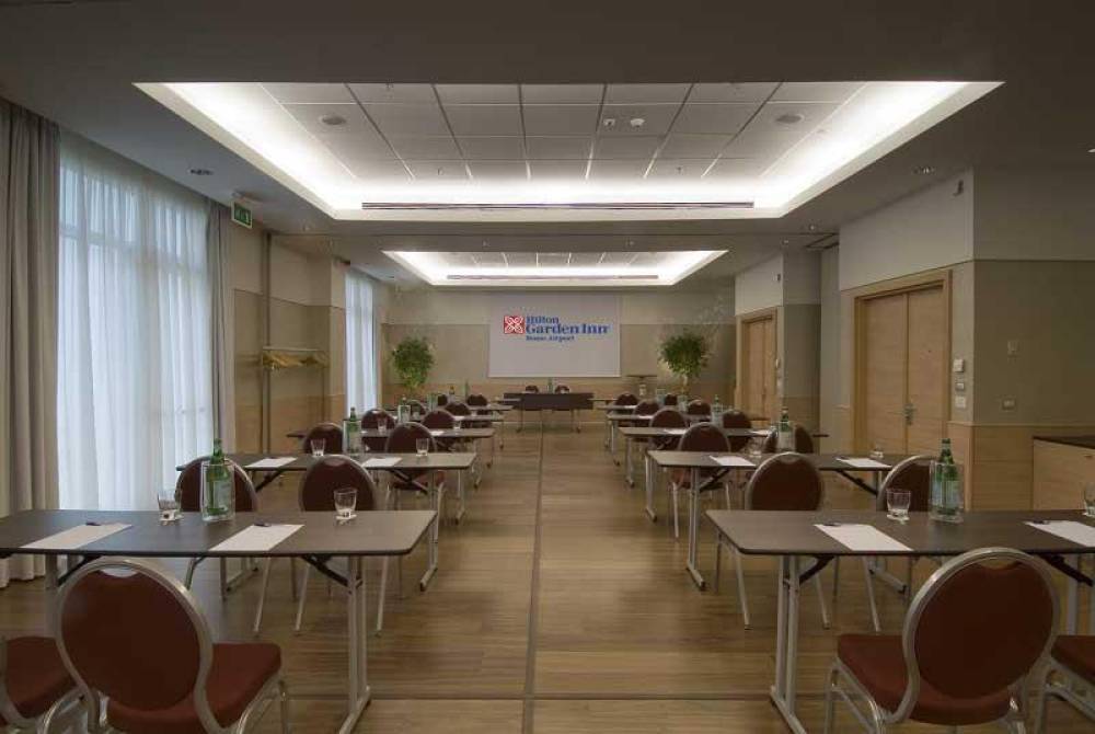 Hilton Garden Inn Rome Airport 2