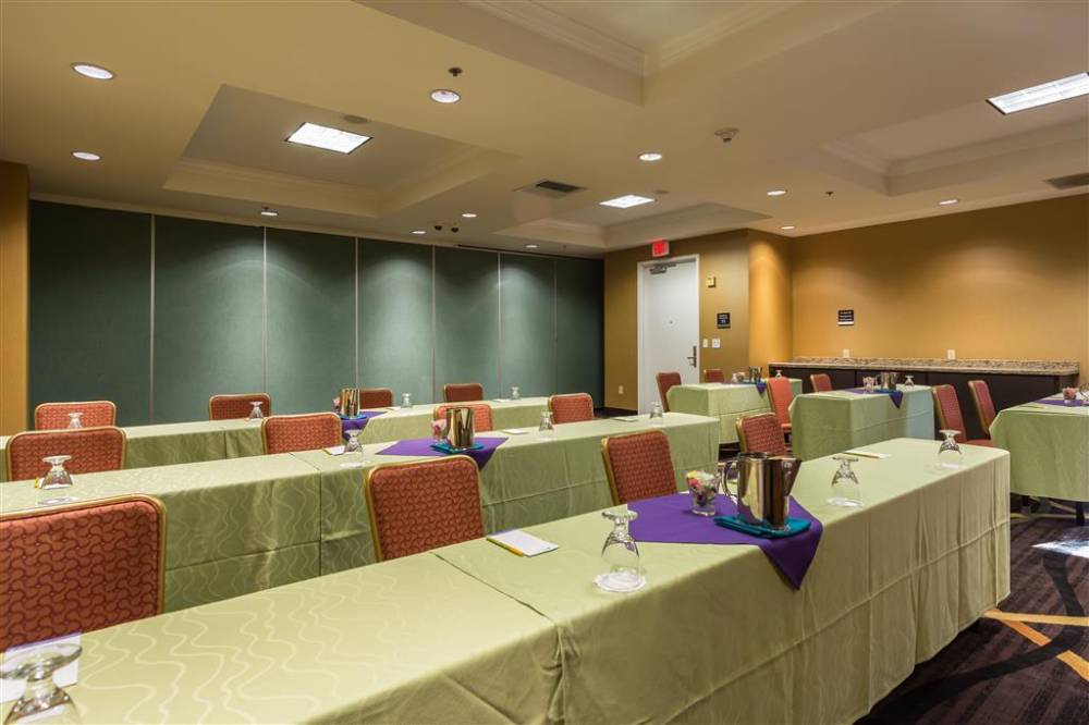 Hilton Garden Inn San Mateo 2