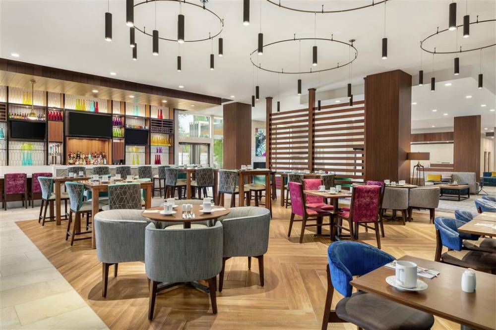 Hilton Garden Inn Seattle Airport 6