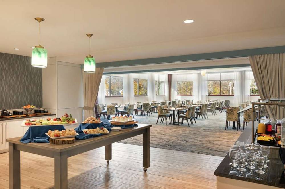 Hilton Garden Inn Troy 7