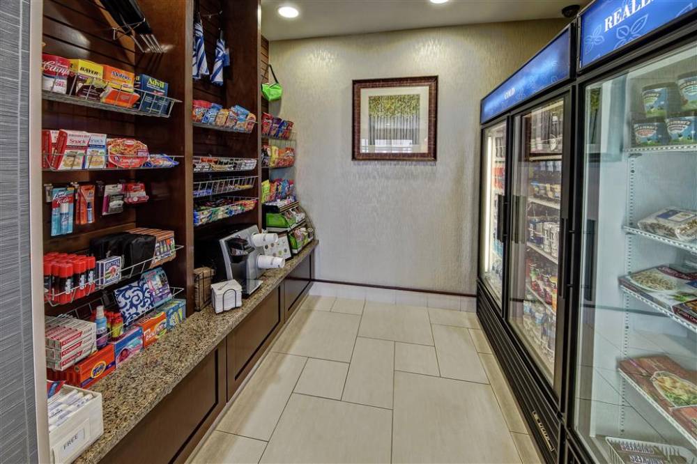 Hilton Garden Inn Tulsa Midtown 7
