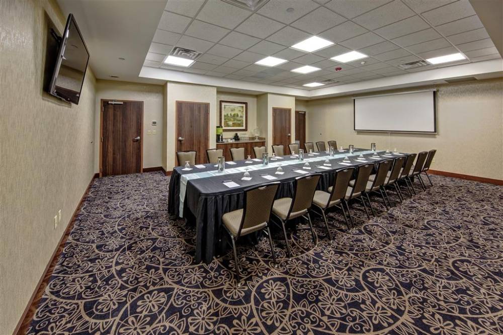 Hilton Garden Inn Tulsa Midtown 2