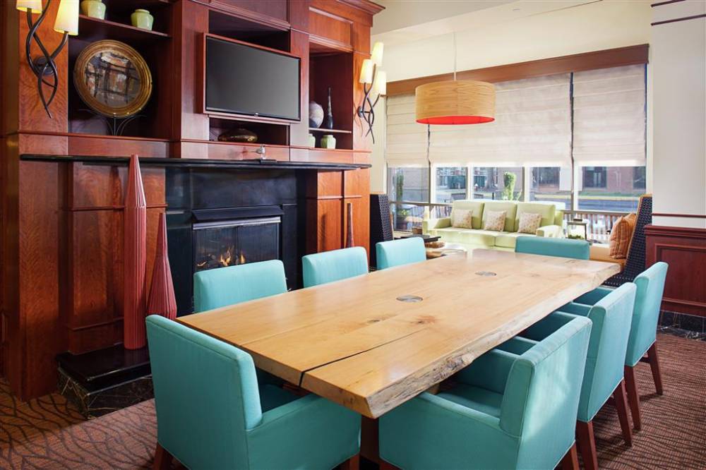 Hilton Garden Inn Virginia Beach Town Center 3