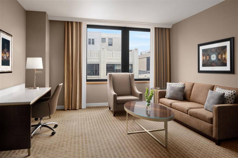 Hilton Indianapolis Hotel And Suites 3