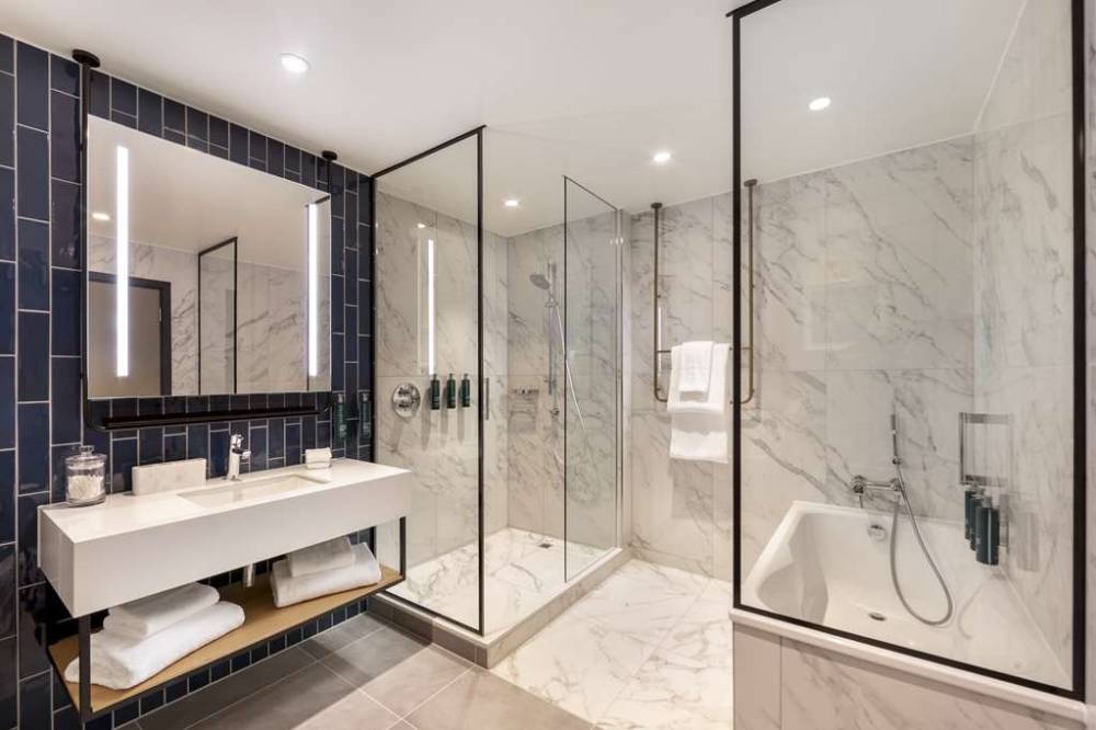 Hilton Woking 7