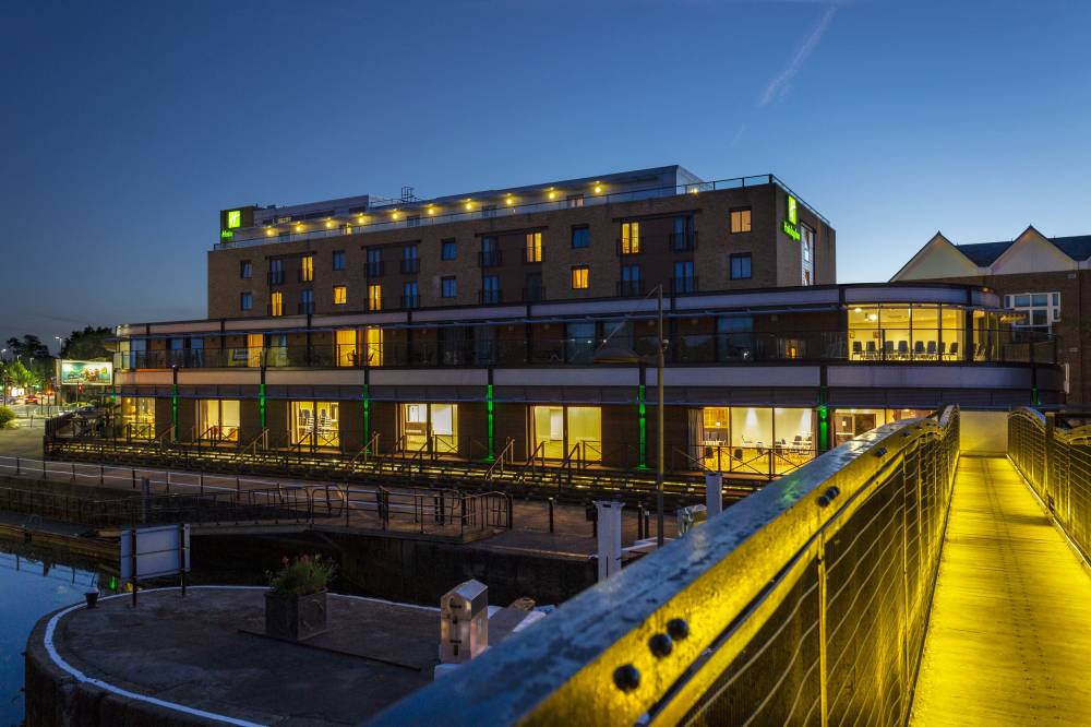 Holiday Inn Brentford Lock By Ihg 10