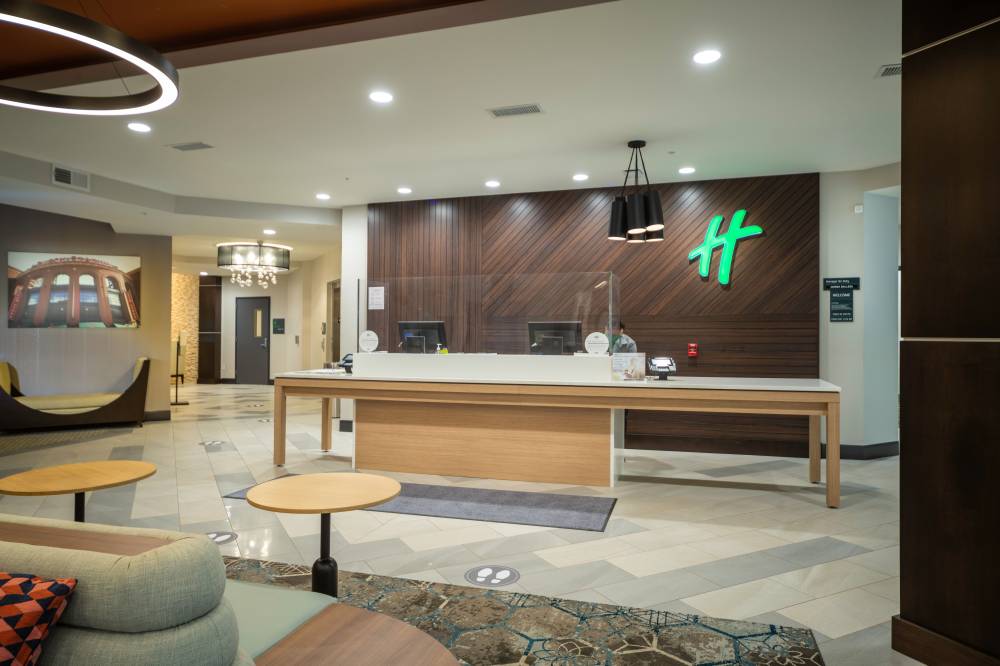 Holiday Inn Creve Coeur 9