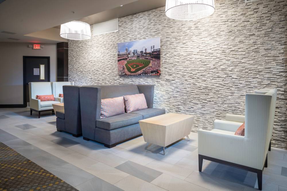 Holiday Inn Creve Coeur 8