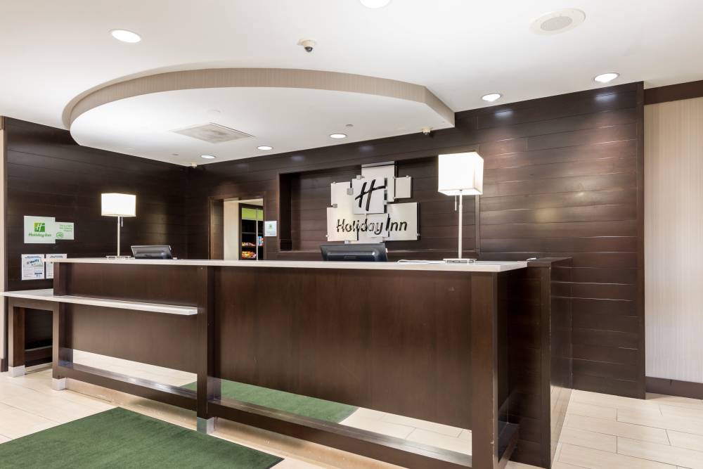 Holiday Inn Downtown 4