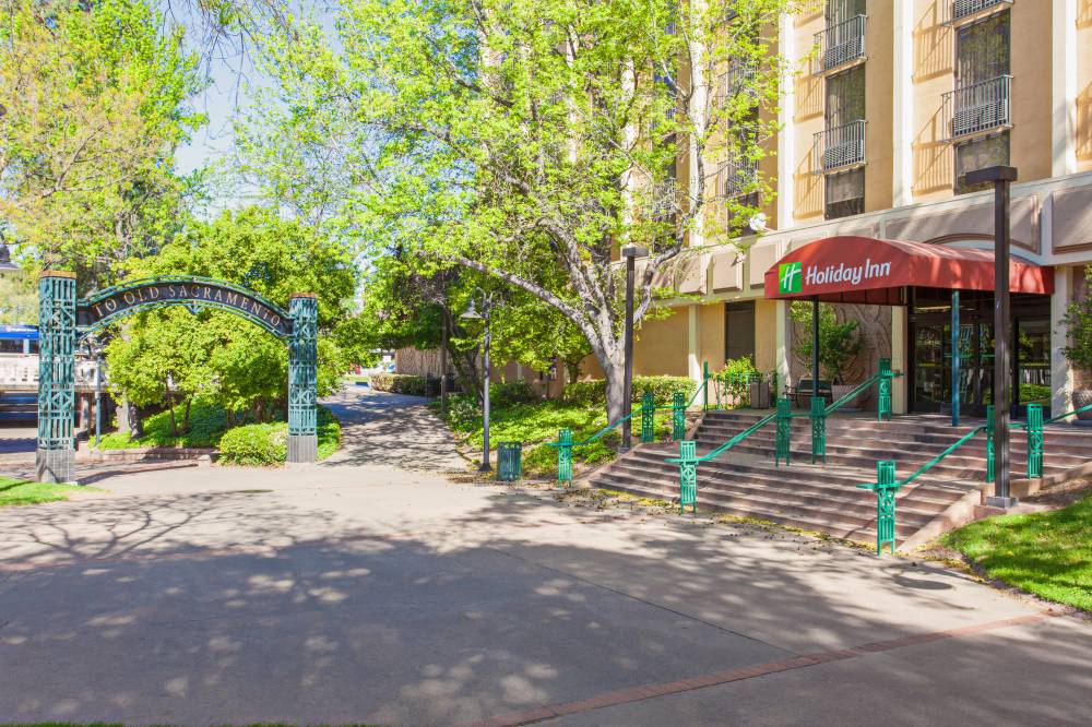 Holiday Inn Downtown 7
