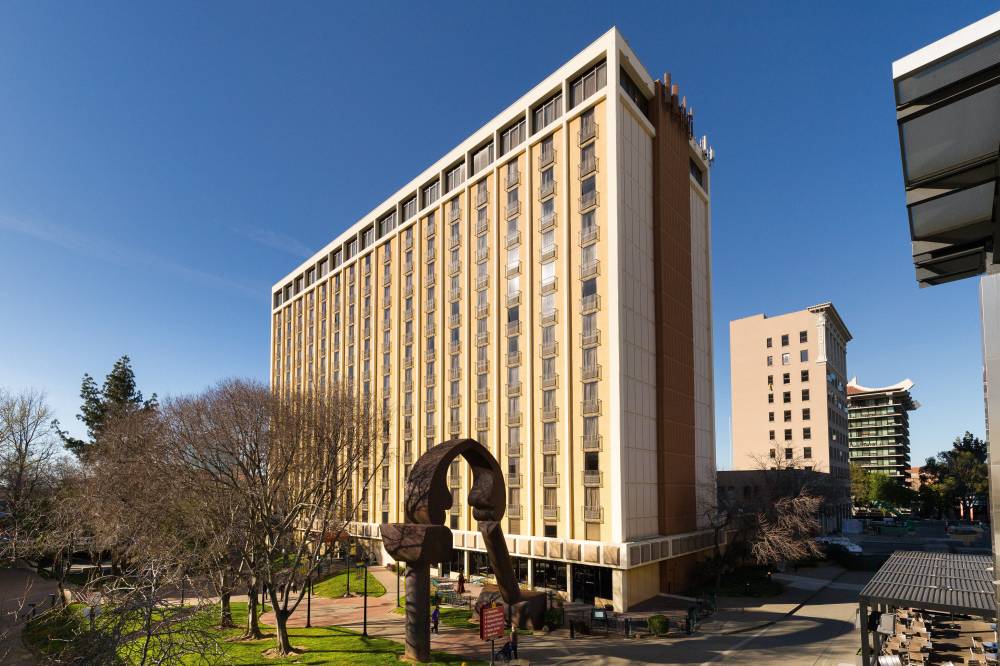 Holiday Inn Downtown 6