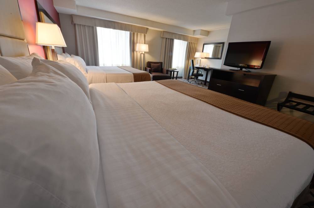Holiday Inn Downtown 6