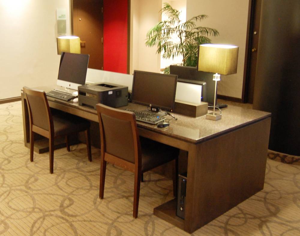 Holiday Inn Downtown 2