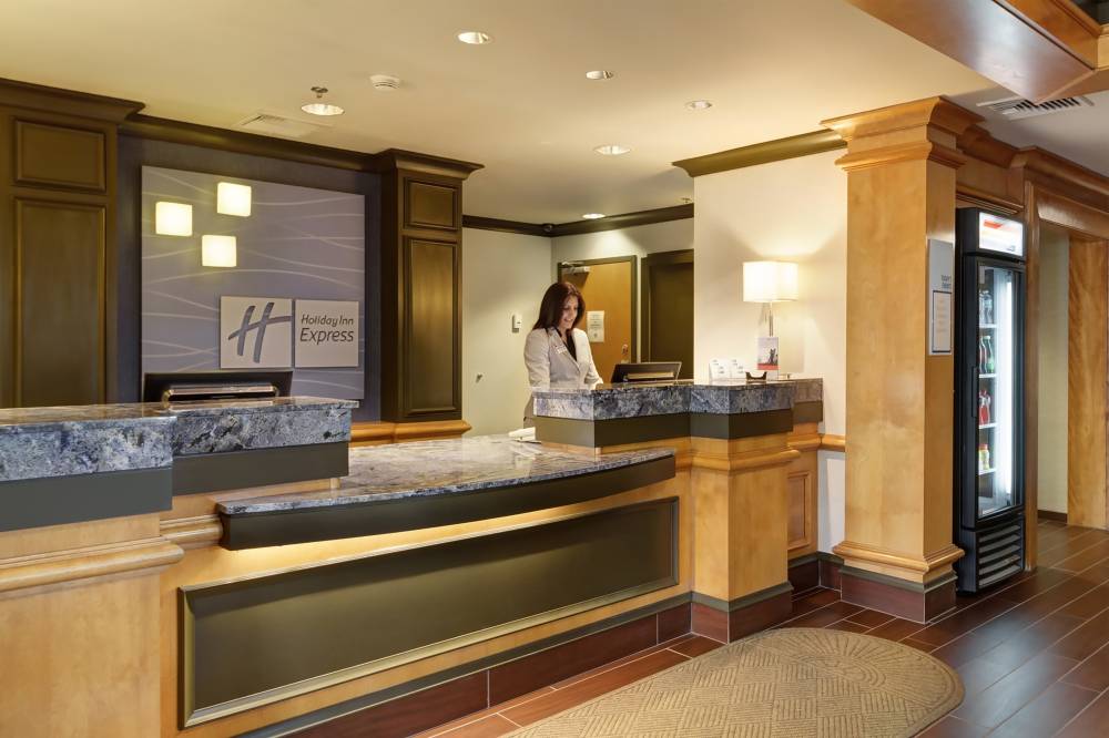 Holiday Inn Ex Hotel And Stes 7