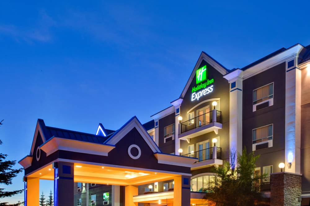 Holiday Inn Exp And Stes South 8