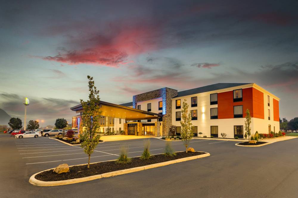 Holiday Inn Exp And Stes Troy 4