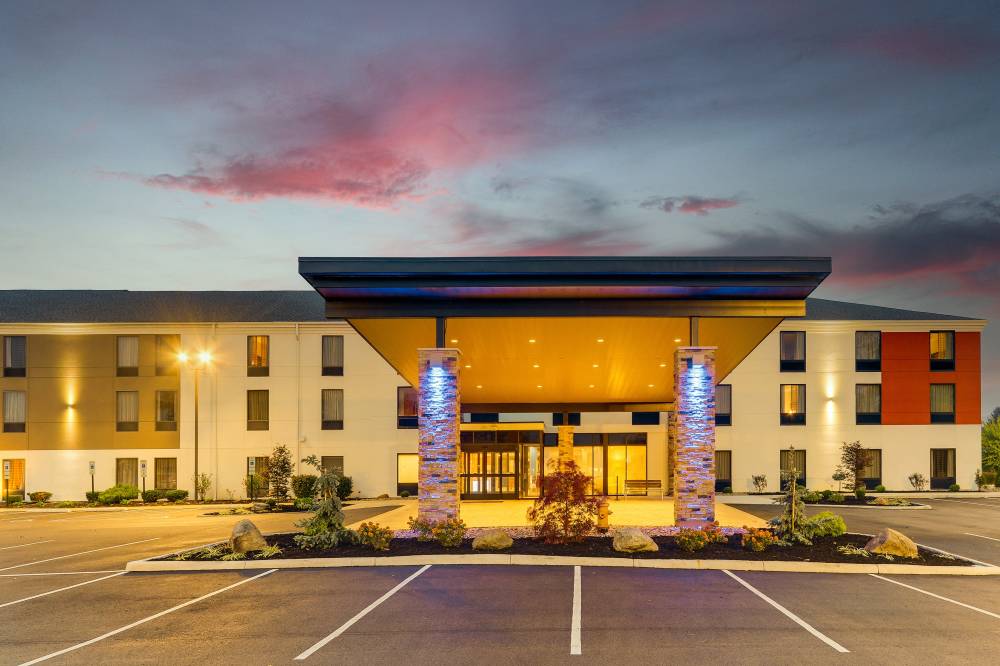 Holiday Inn Exp And Stes Troy 5