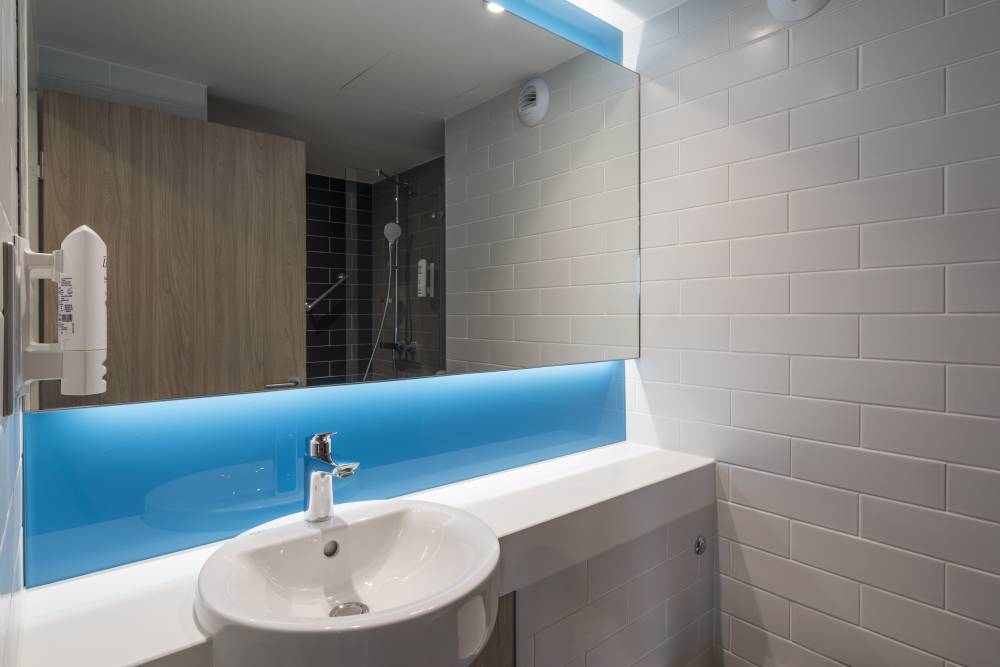Holiday Inn Exp Cdg Airport 4
