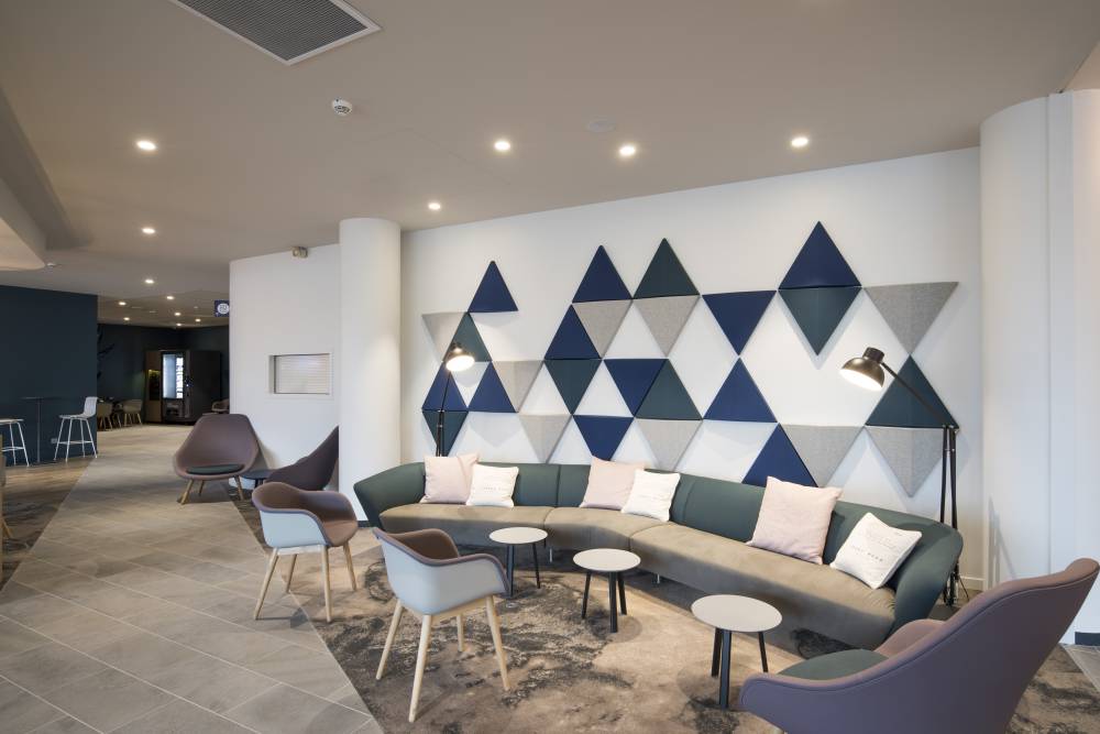 Holiday Inn Exp Cdg Airport 10
